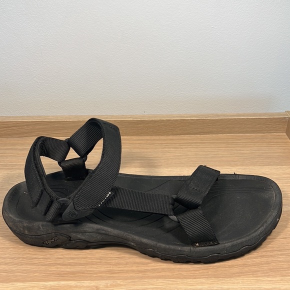 Gently worn Teva black velcro sandals size 13 NO box - Picture 5 of 10